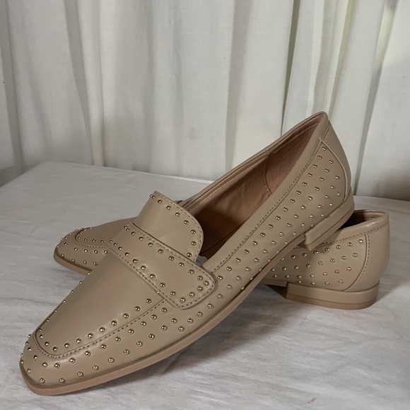 NIB Chelsea & Violet Lisle Studded Leather Loafer Flats, 8 - Picture 9 of 11